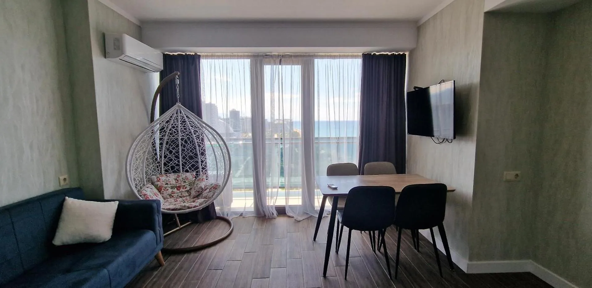 Your Beach Tower Apartment Batumi 0*,